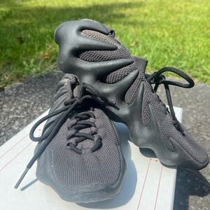Yeezy Adidas size 8.5 men